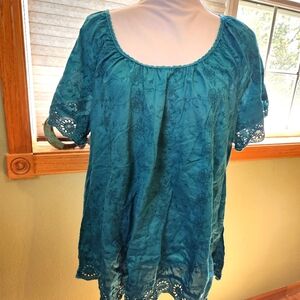 Calvin Klein jeans size xl green top.